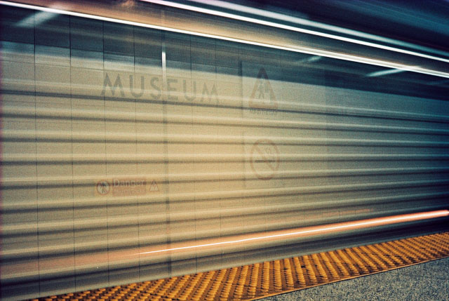 A train entering Museum station.