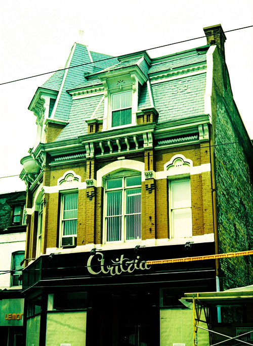 The building Aritzia used to inhabit on Queen Street.