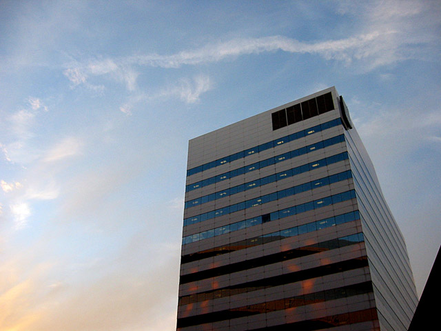 A skyscraper around the Skydome.